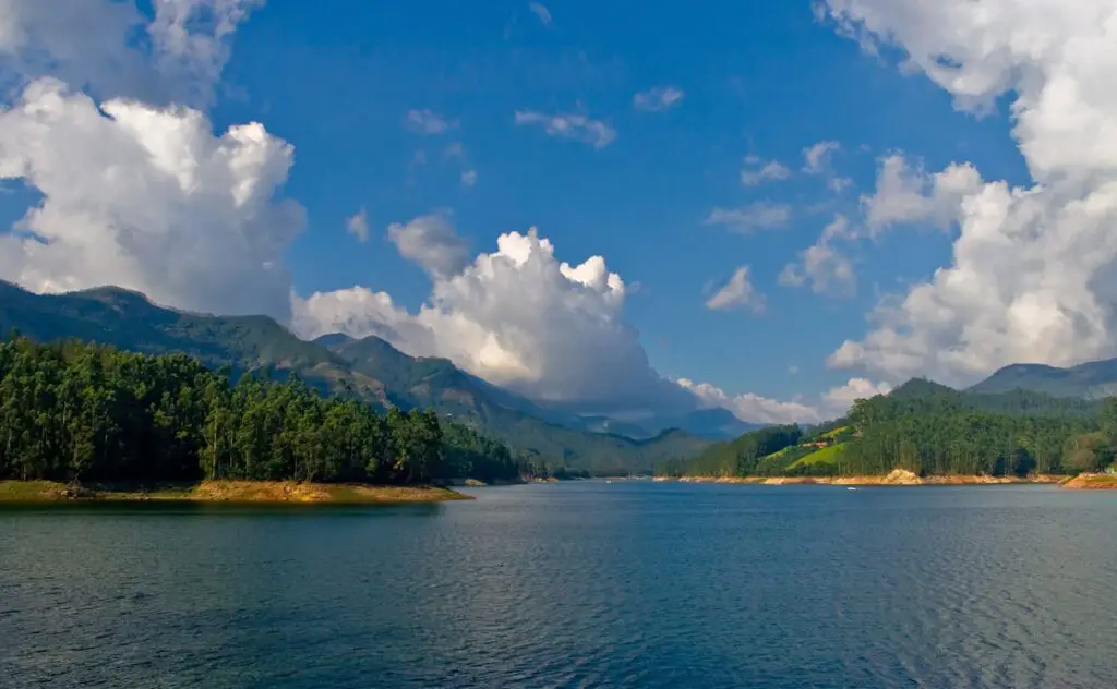 மூணார் ஹில் ஸ்டேஷன் - Munnar Hills Station  மாட்டுப்பட்டி அணை